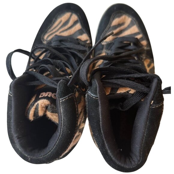 Women's Groove Brand High Top Fashion Sneakers Zebra Pattern Size 9 (READ) - Picture 3 of 16